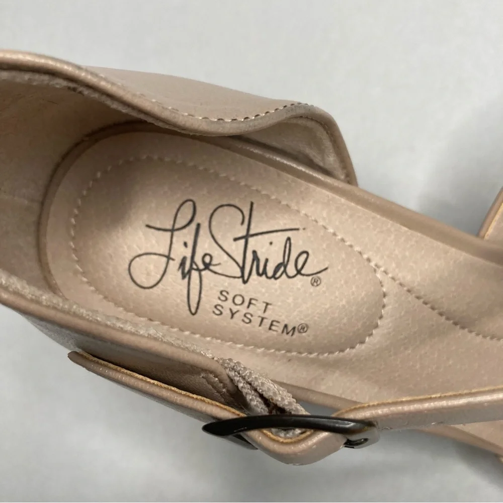 LifeStride Wide Width size 8 Taupe 2.5 inch heels - Picture 6 of 11